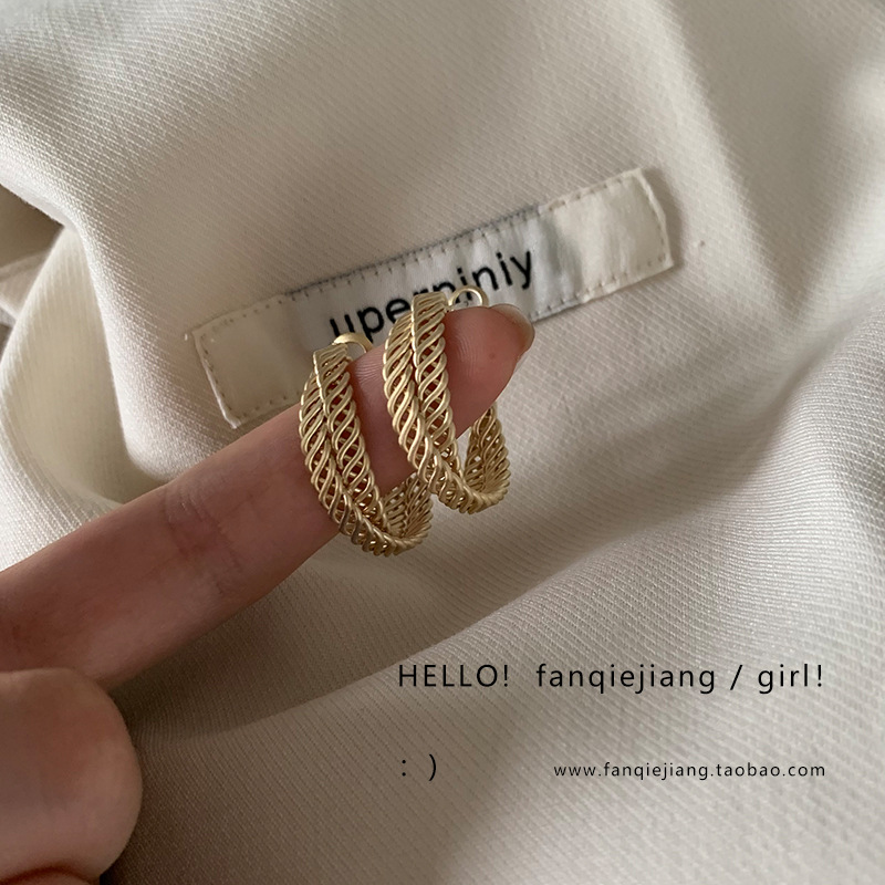 Retro matte universal small design elegant brand earrings