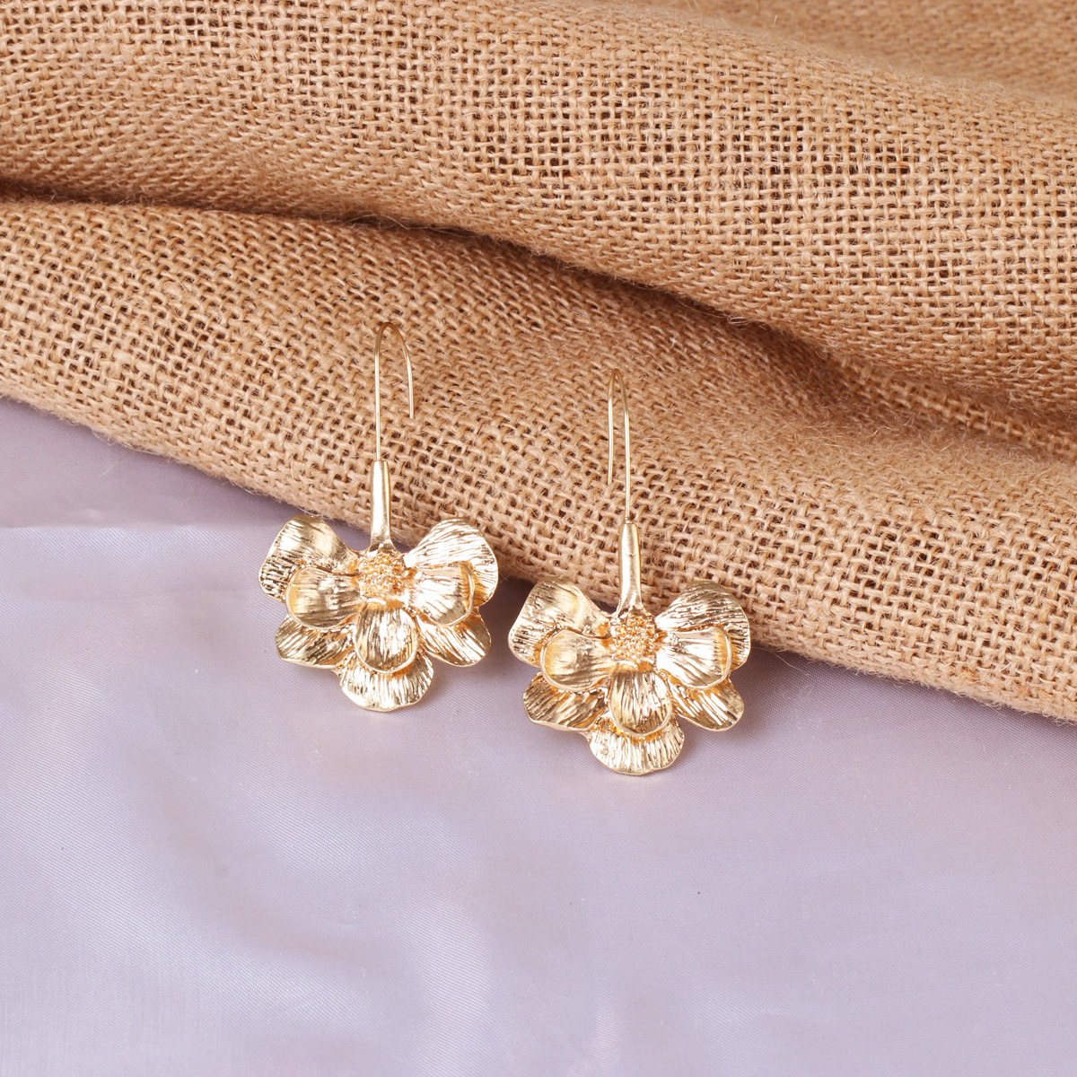 New Fashion Trend Wild Ethnic Style Flower Alloy Earrings For Women display picture 2