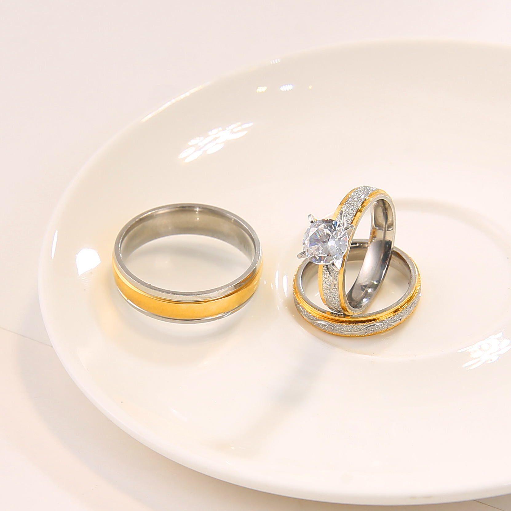 1 Piece Quantity Daily Occasion Romantic Simple Style Round Stainless Steel Plating Inlay Zircon Couple Rings