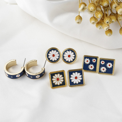 S925银针古典小雏菊耳钉 中国风复古古珐琅墨蓝宫廷白花滴油耳环|ms