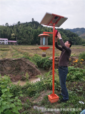 瑞隆康稻田果园茶园瓜田专业诱杀害虫新型太阳能杀虫灯|ru