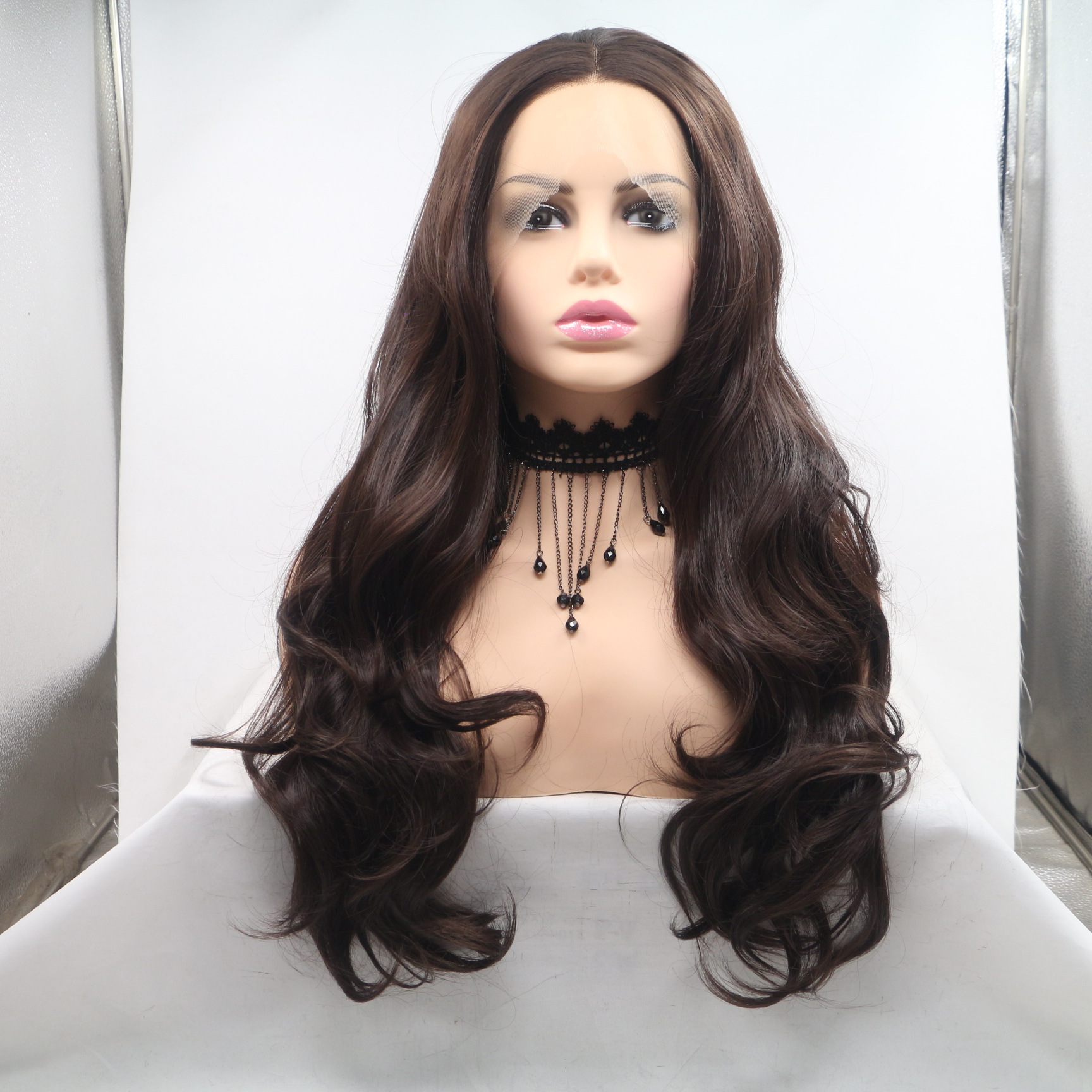 Comercio exterior Europa y América moda fibra química pelucas marrón oscuro cabello largo ondulado cabello rizado de seda de alta temperatura cubierta al por mayor