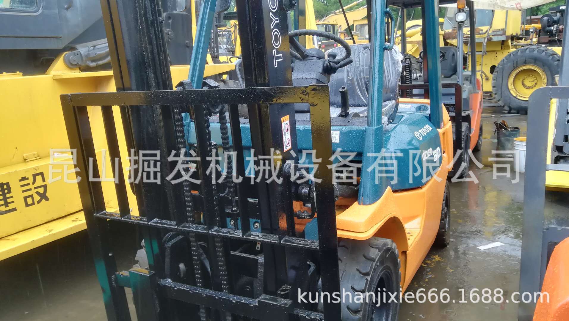 二手丰田3吨柴油叉车，集装箱叉车丰田7F叉车