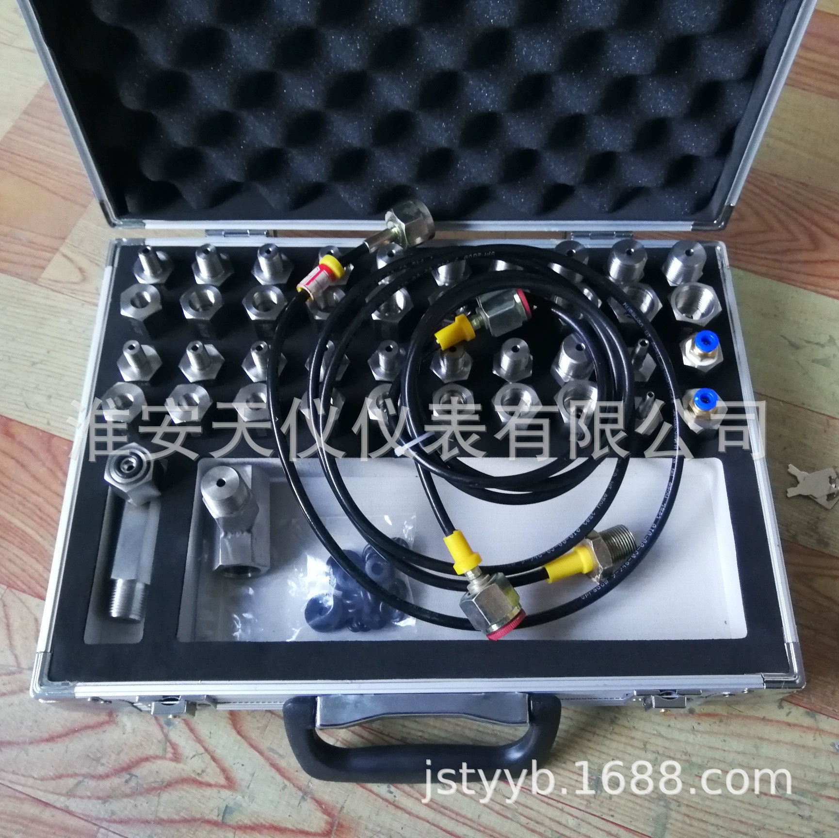 Выбор соединения переключения манометра Huai'an Tianyi может быть настроен в соответствии с требованиями заказчика