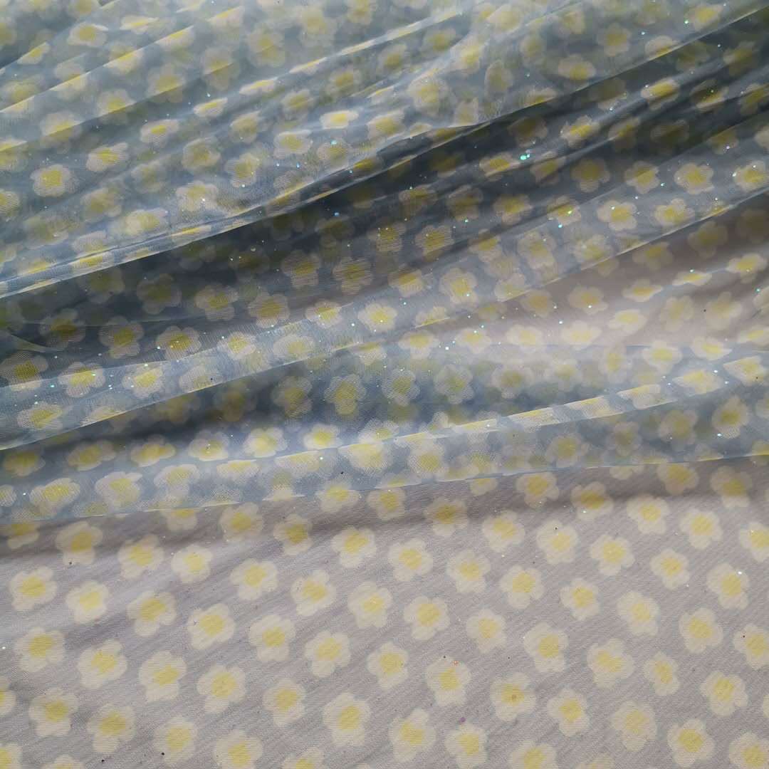 新款网眼布36眼底布小梅花印花撒幻彩细片手感脆 裙装等面料 现货