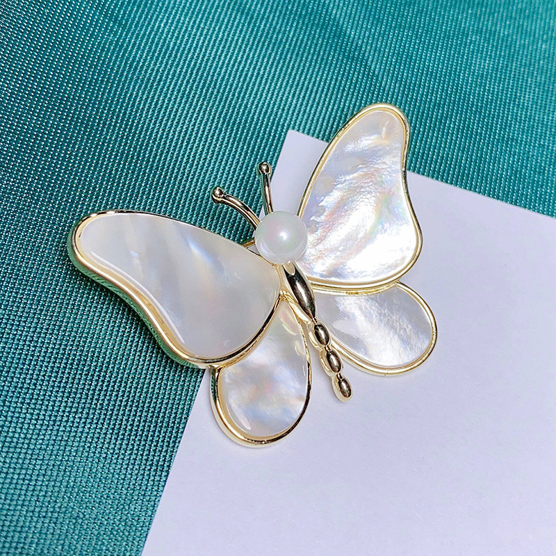 New Sweet Shell Gold Butterfly Brooch Pins for Women Fashion Temperament Party Dress Corsage Prom Luxury Jewelry Silk Scarf Buckle Clothing Accessories Brooches