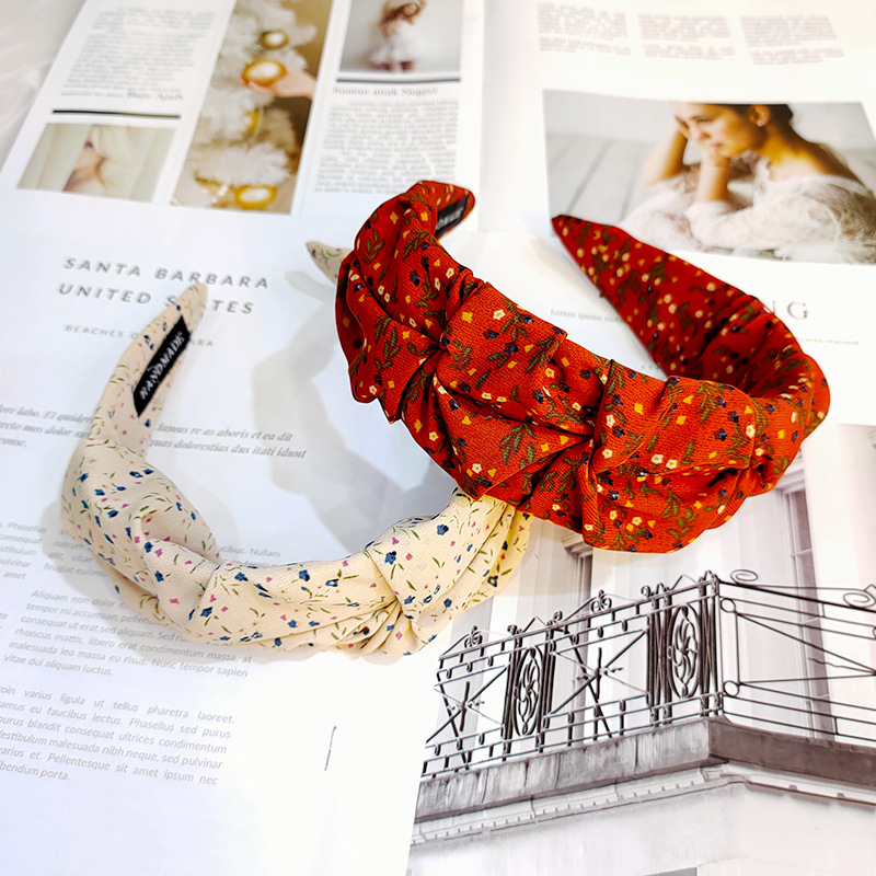 South Korea's New Small Floral Folds Wide-brimmed Headband Fabric Fashion Pressure Headband Retro Flower Bud Hair Accessories Wholesale Nihaojewelry display picture 4