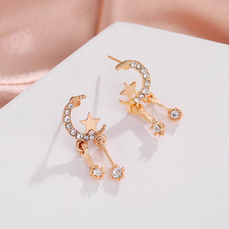 Japanische Und Koreanische Einfache, Kleine Stern-und Mond-metall Ohrringe Mit Diamanten, Glänzende Und Exquisite Quasten Ohrringe, Ohrringe display picture 5