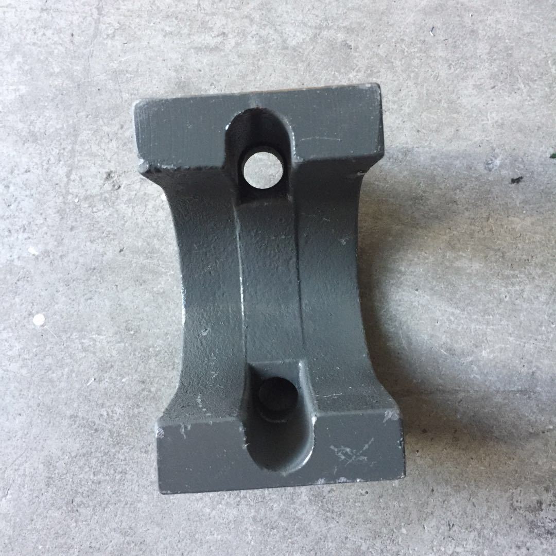 WG9770680024 前问的杆U型夹块3