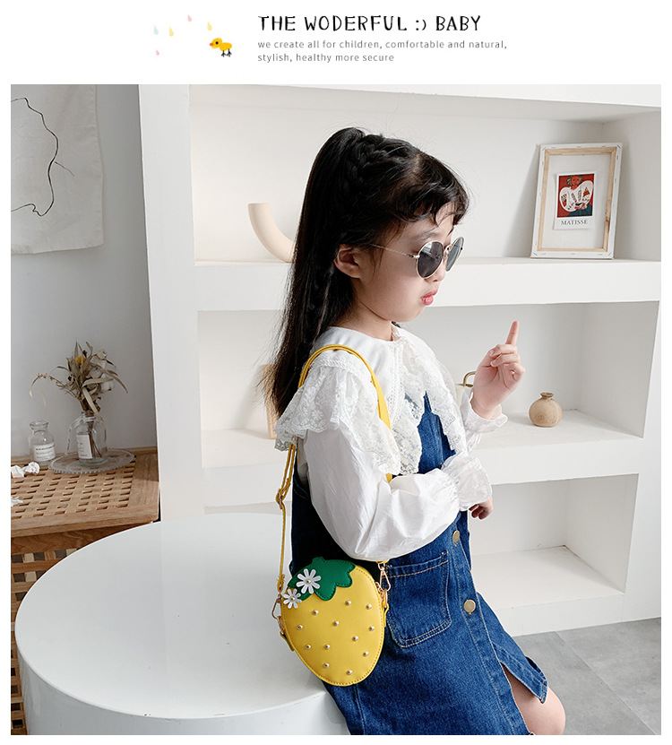 Niedliche Erdbeer-mini-umhängetasche Der Koreanischen Kinder display picture 58