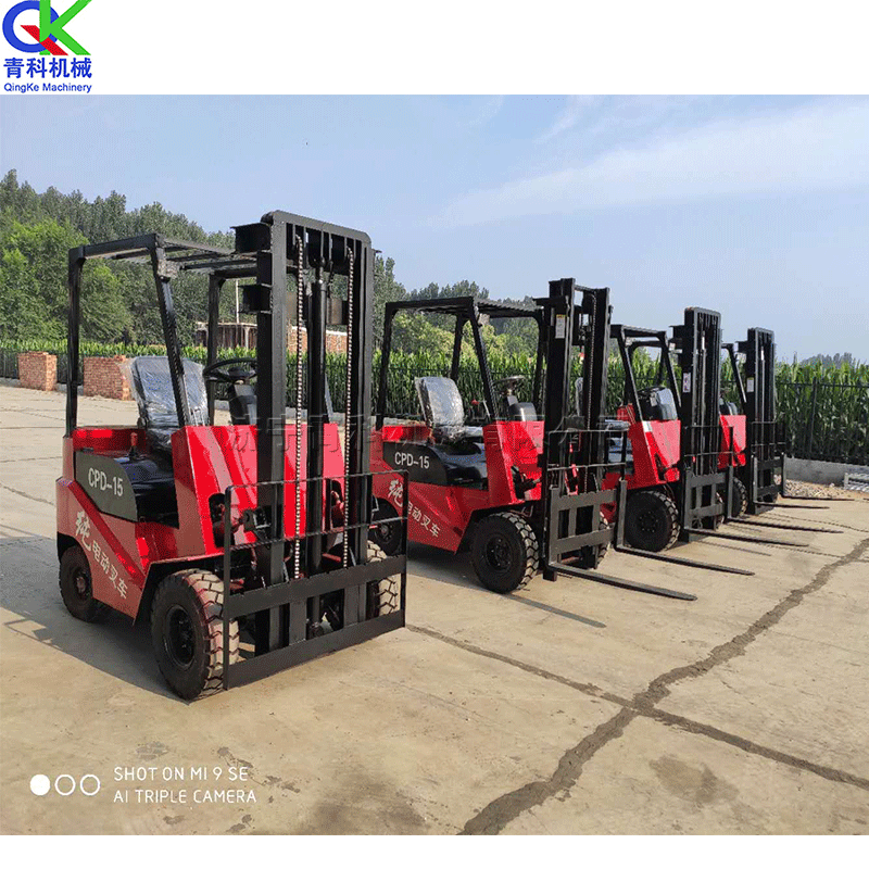 直销四轮电动叉车 仓库物流站运输搬运堆高车 四支点平衡运输叉车