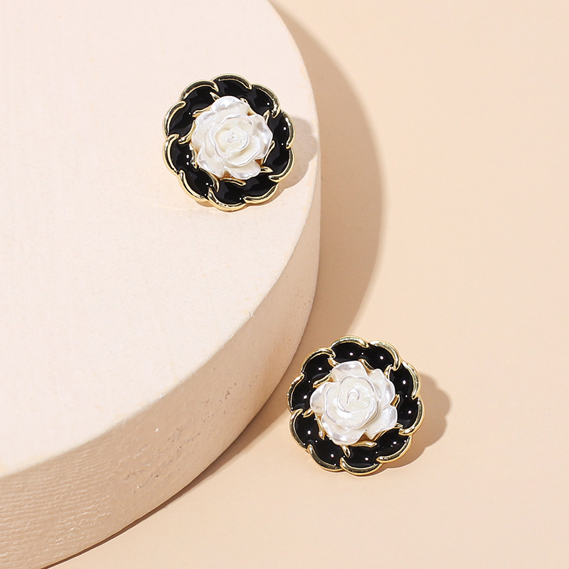 7g Weight Earrings Classification Wedding, Travel, Birthday, Festival Occasion Flower Pattern Women'S Gender Vintage Style Style Gold Color Fashion Resin Flower Earrings 9