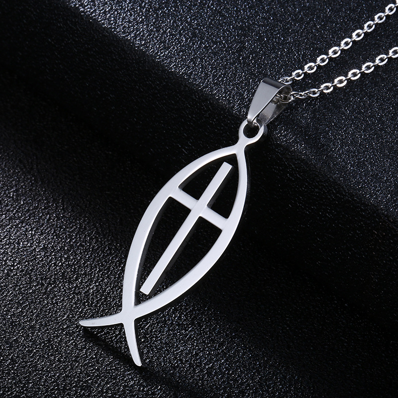 Retro Cross Stainless Steel Plating Pendant Necklace 1 Piece display picture 3