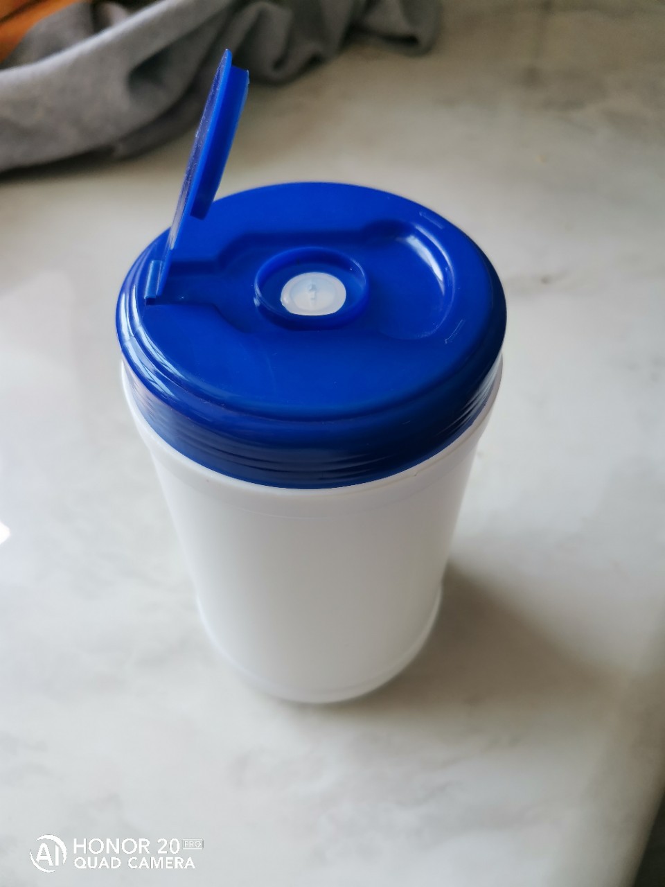 厂家供应硅胶塞湿巾桶 塑料消毒湿巾桶翻盖 80抽100抽 酒精湿巾桶|ms