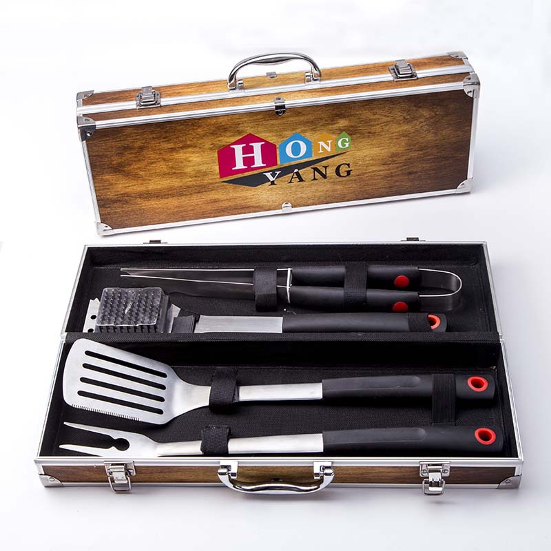 Nuevo mango de plástico traje parrilla Acero inoxidable BBQ4 set caja color herramientas barbacoa al aire libre cepillo limpieza utensilios