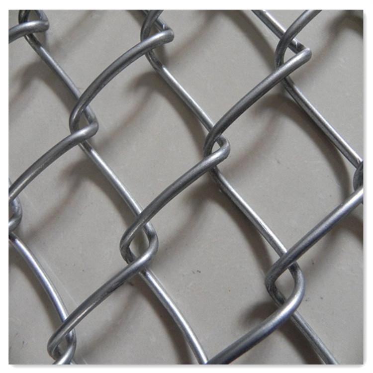 镀锌勾花网加硬养殖圈养网钢丝网 小孔围栏 果园防护