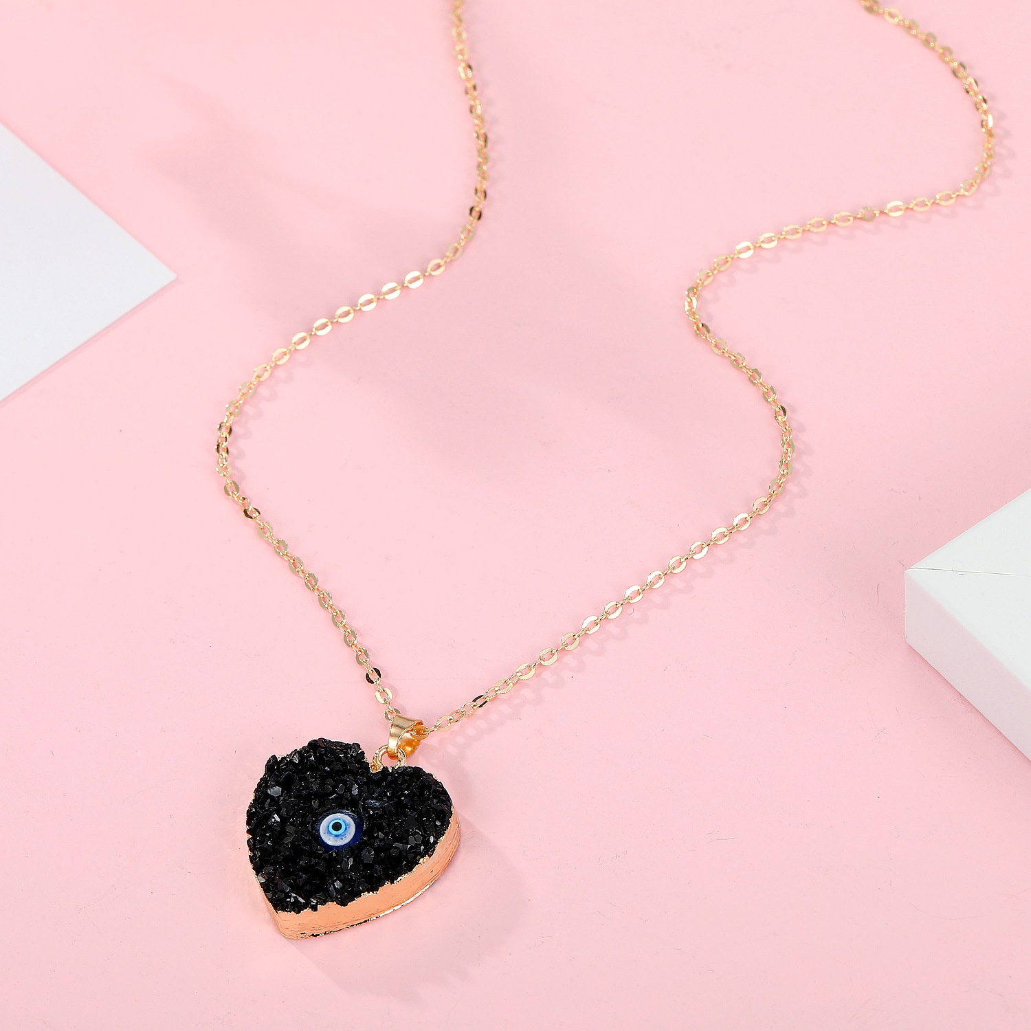 New Style Eye Pendant Necklace Imitation Natural Stone Love Resin Necklace Wholesale display picture 7