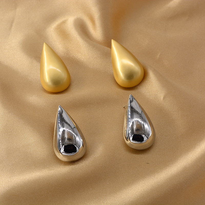 2021 Nouvelle Mode Même Style Que Fan Bingbing Célébrité Internet Tous Les-match Simple Argent Plaqué Brillant Goutte D'eau Oreille Goujons Boucles D'oreilles display picture 2