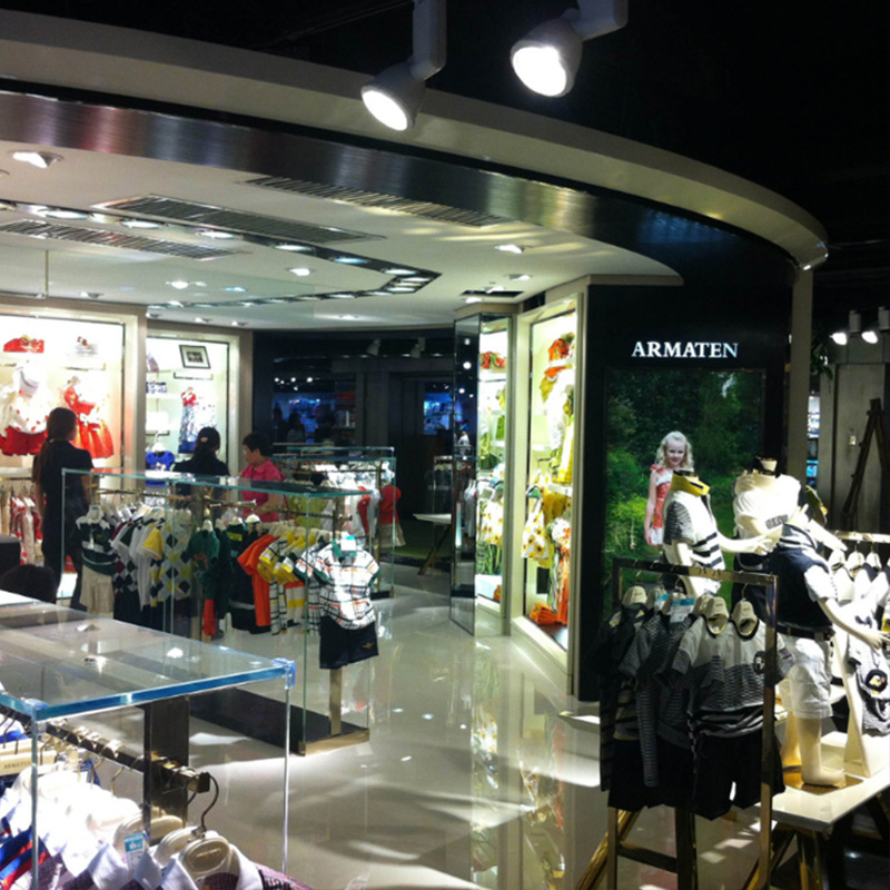 欧式童装整店展柜烤漆异形靠墙陈列柜中岛货架设计母婴专卖店货柜