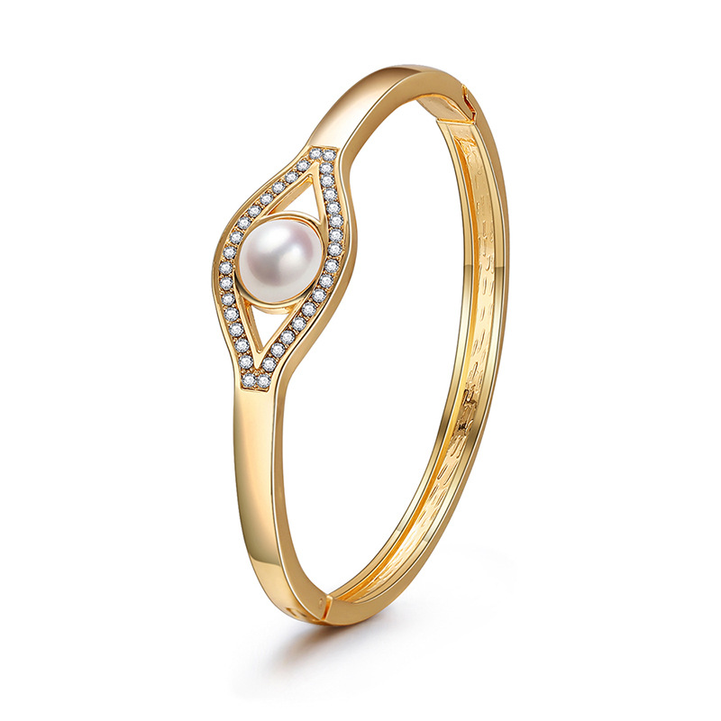 simple eye pearl diamond bracelet