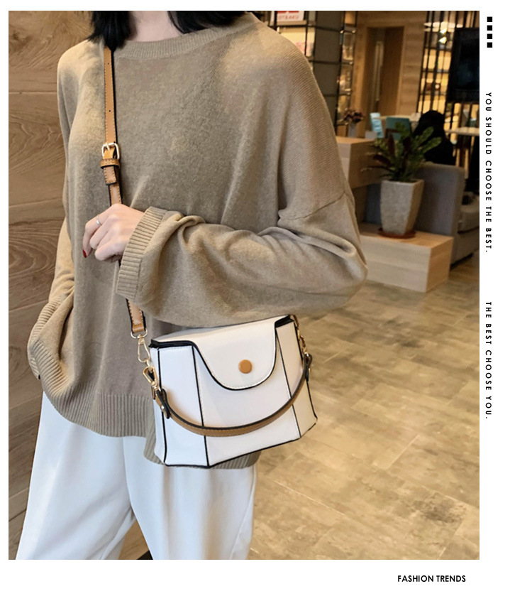 New Korean Fashion Simple Messenger Bag display picture 21