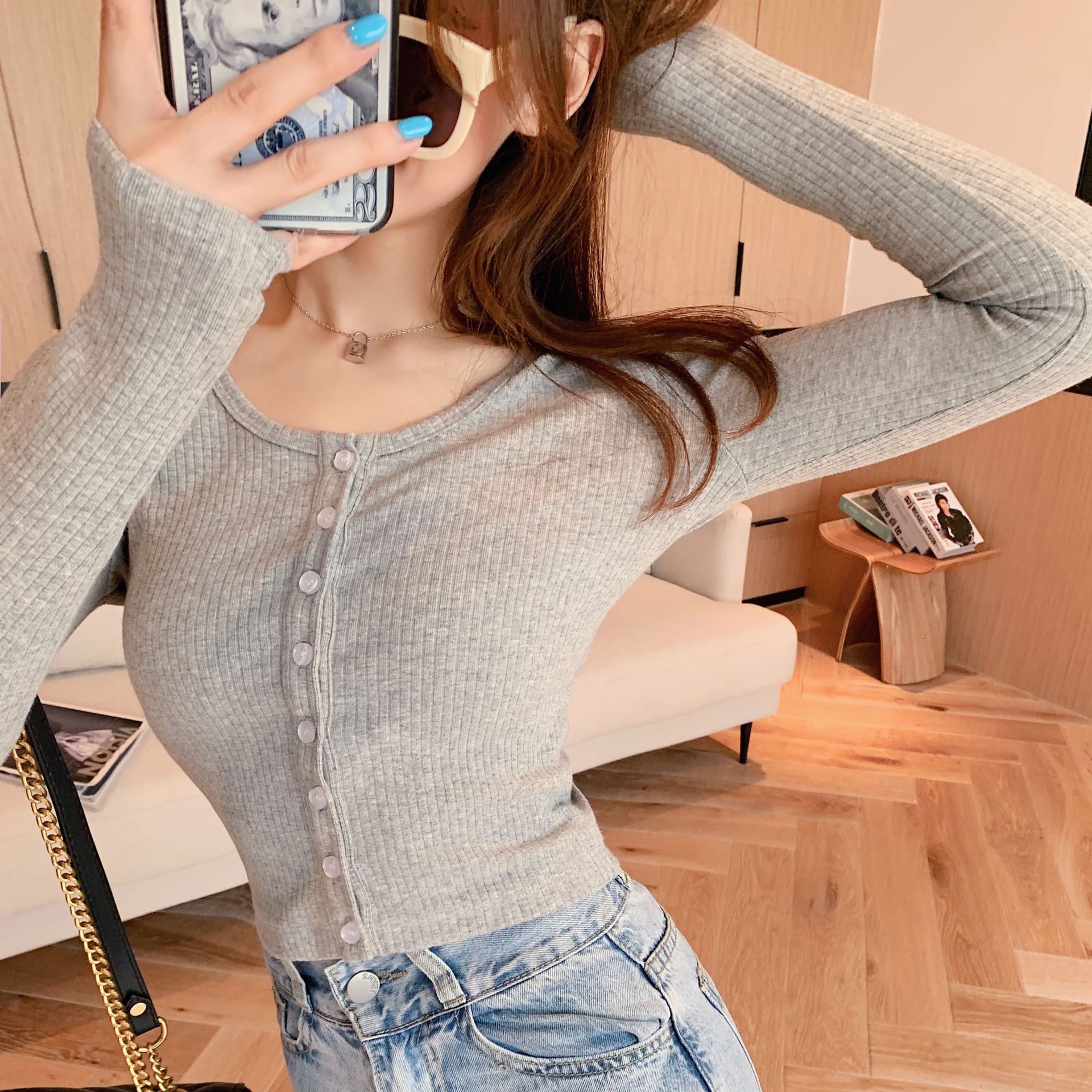 2020 Spring new pattern French Retro Single breasted knitting Cardigan Sweet T-shirts Paige Long sleeve Navel jacket