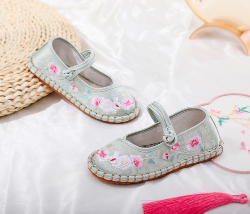 Tianjin huazhiqiao girls Hanfu shoes Beijing shoes and children Chinese folk dance hanfu embroidered shoes thousand layer soles shoes