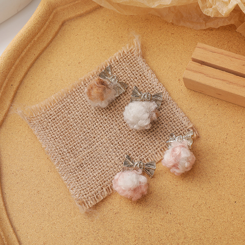 New Soft Lamb Hair Ball Bow Autumn And Winter Earrings display picture 2