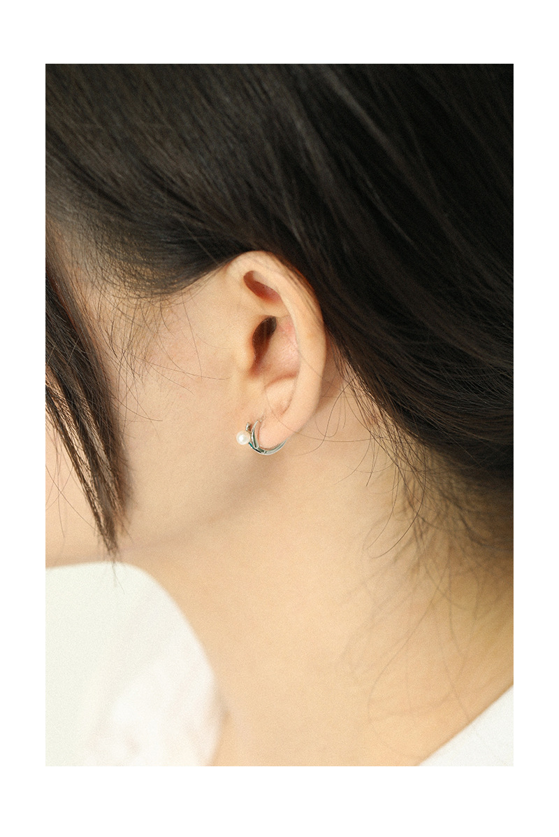 Korean Style Simple Micro Inlaid Bead Ear Buckle display picture 7