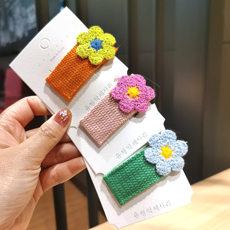 Contrast Color Flower Hair Clip Cute Knitted Flowers Bangs Clip Bb Clip Hair Clip Edge Hair Accessories Women display picture 3