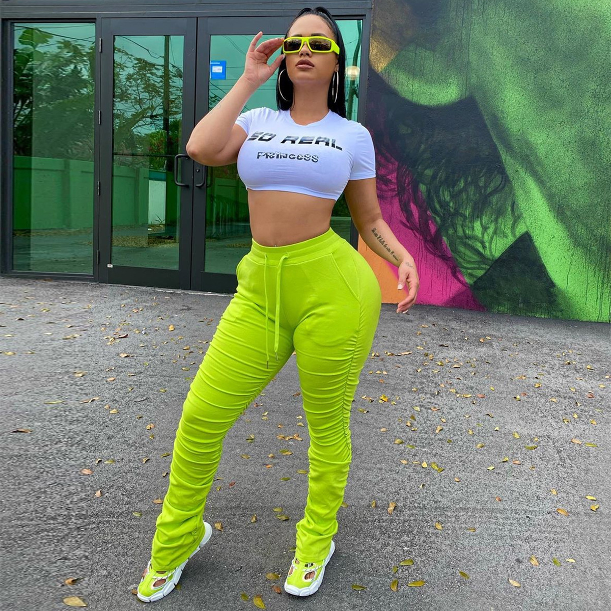 Casual Look with High-waisted Pants