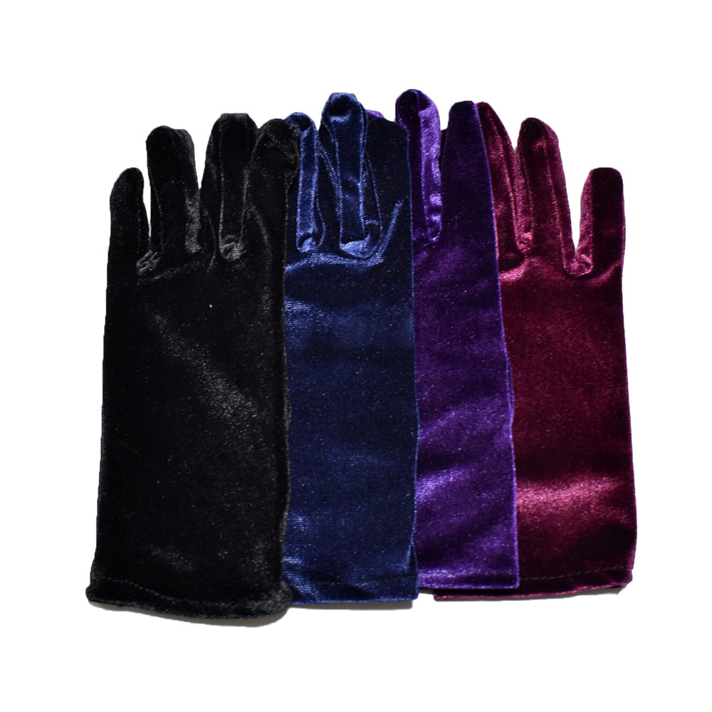 Women's Retro Solid Color Velvet Gloves 1 Pair display picture 5