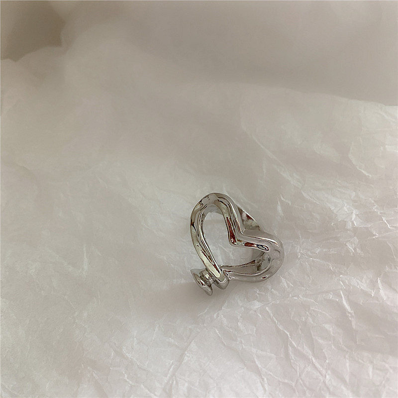 Retro Irregular Heart-shaped Silver Ring display picture 5