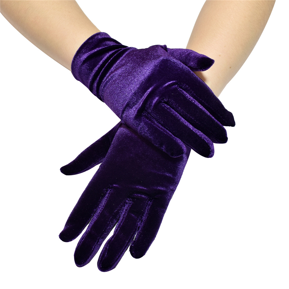 Women's Retro Solid Color Velvet Gloves 1 Pair display picture 4