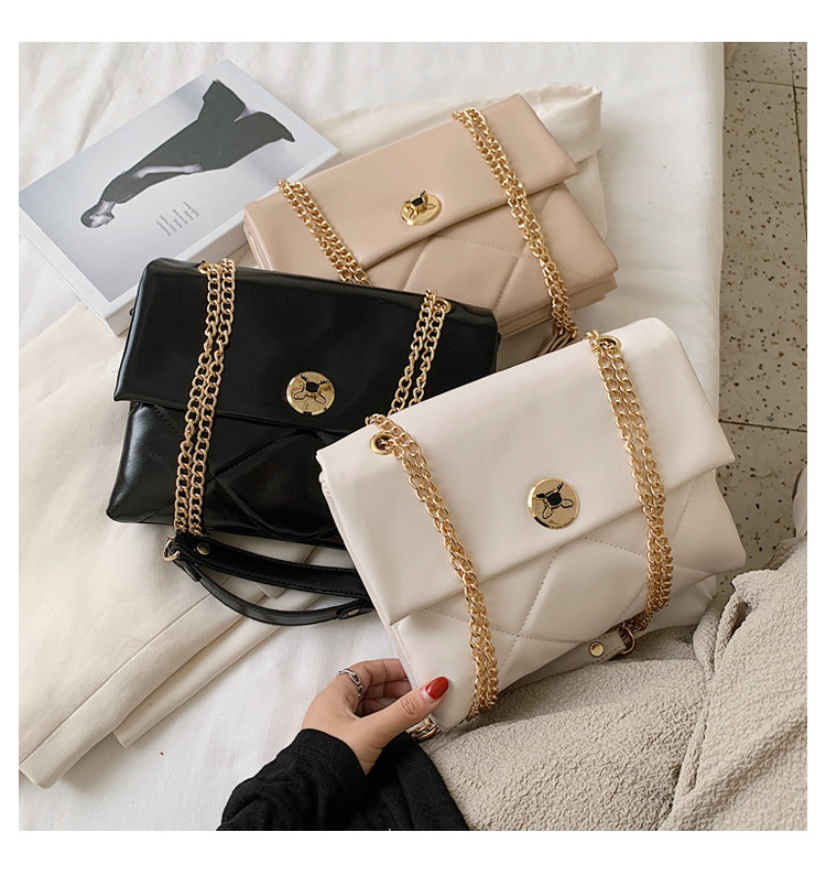 New  Wild Rhombus Chain Shoulder Messenger Retro Simple Large-capacity Women's Bag display picture 17