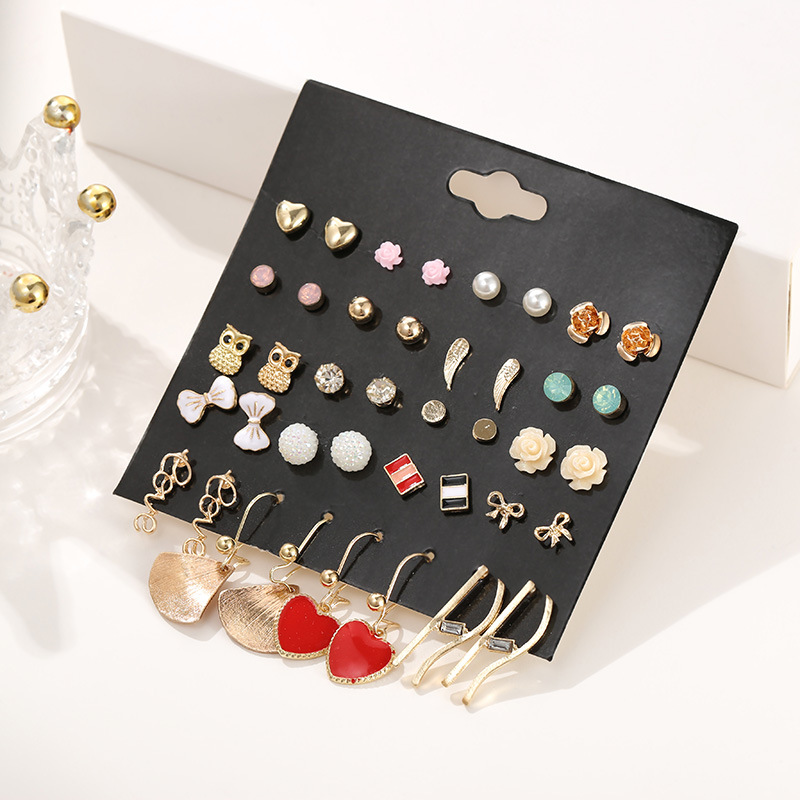 Korean Fashion Retro 1 Card 20 Pairs Of Pearl Dripping Alloy Peach Heart Geometric Earring Set Spot Wholesale Nihaojewelry display picture 4
