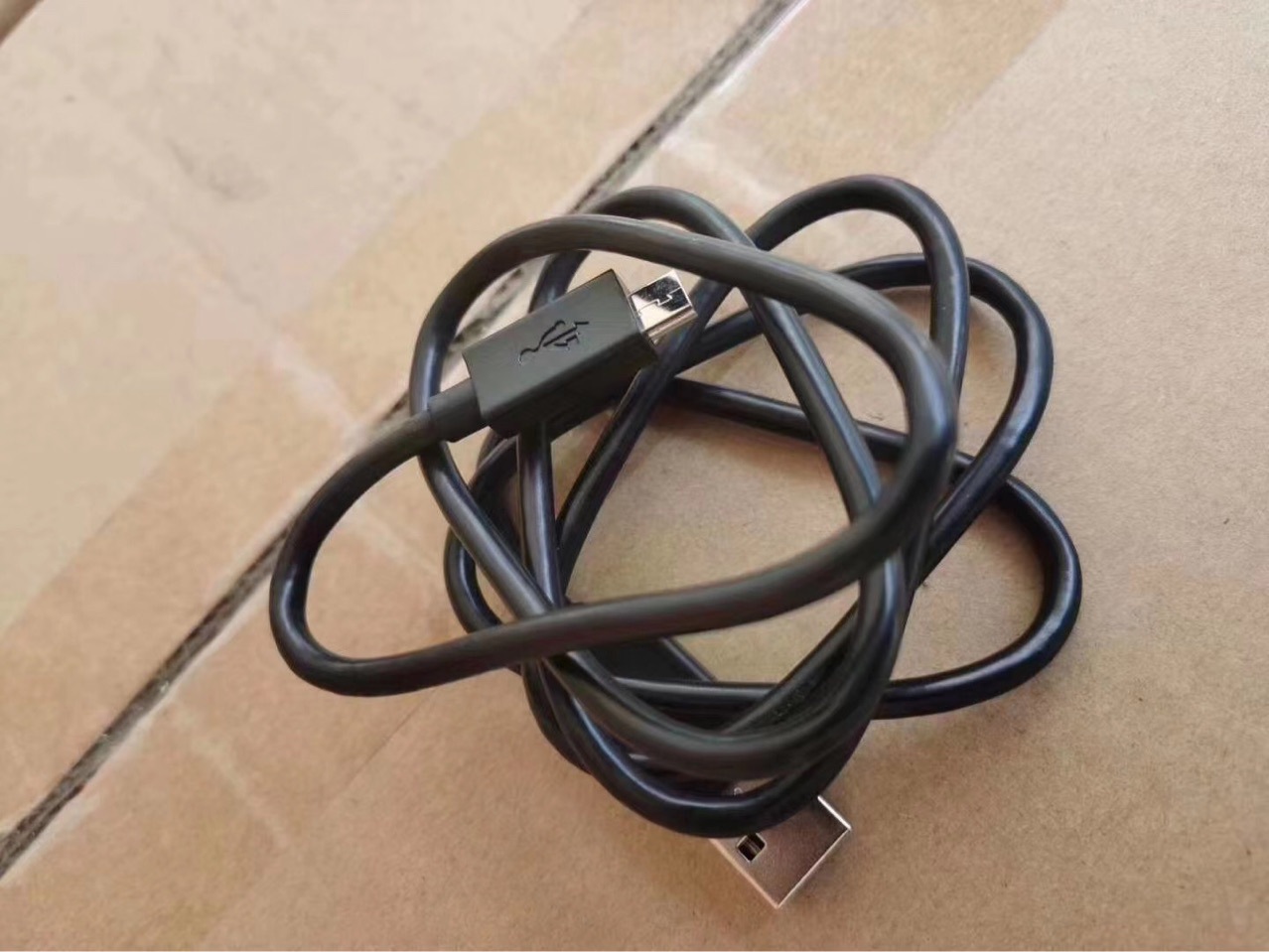 适用于moto/摩托罗拉Micro原装数据线 原装v8快充线带ce