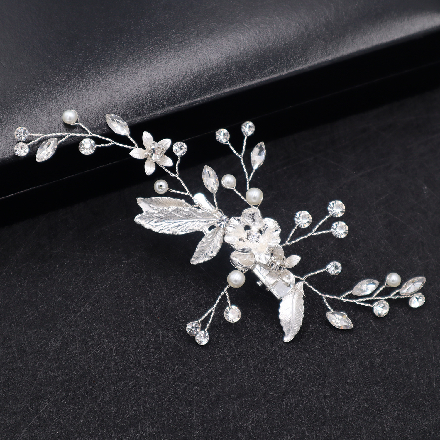 fashion flower leaf shaped inlaid pearl rhinestone alloy hair clip