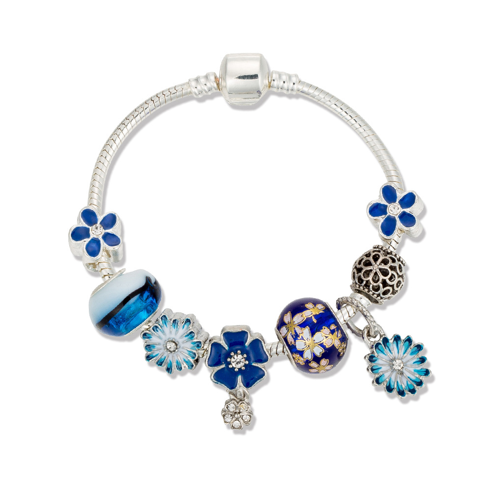 Bracciale con ciondoli e perline a margherita blu reale_voghion.com