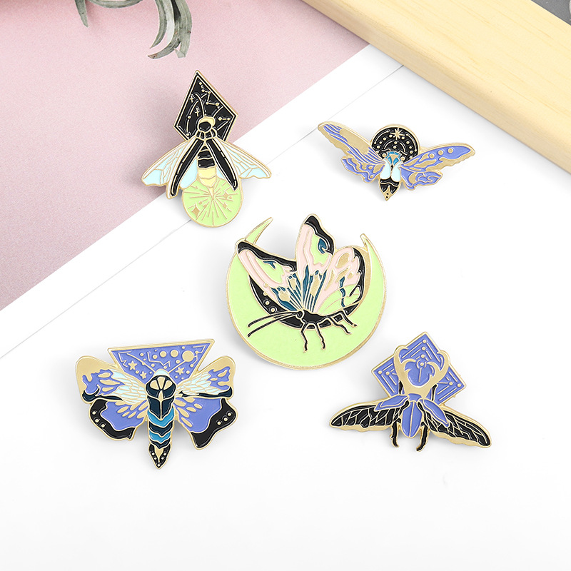Cartoon Style Insect Alloy Stoving Varnish Brooches display picture 3