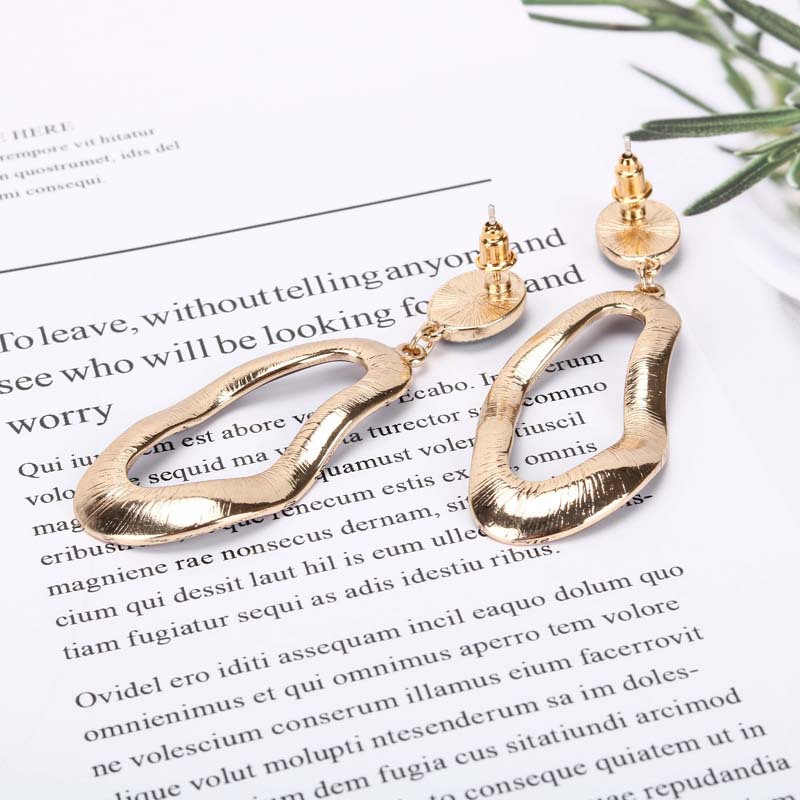Internet-prominente Neue Europäische Und Amerikanische Mode Ohrringe S925 Silver Needle Tropf Öl Hohle Farb Blockierende Ohrringe Qingdao Source Factory display picture 9