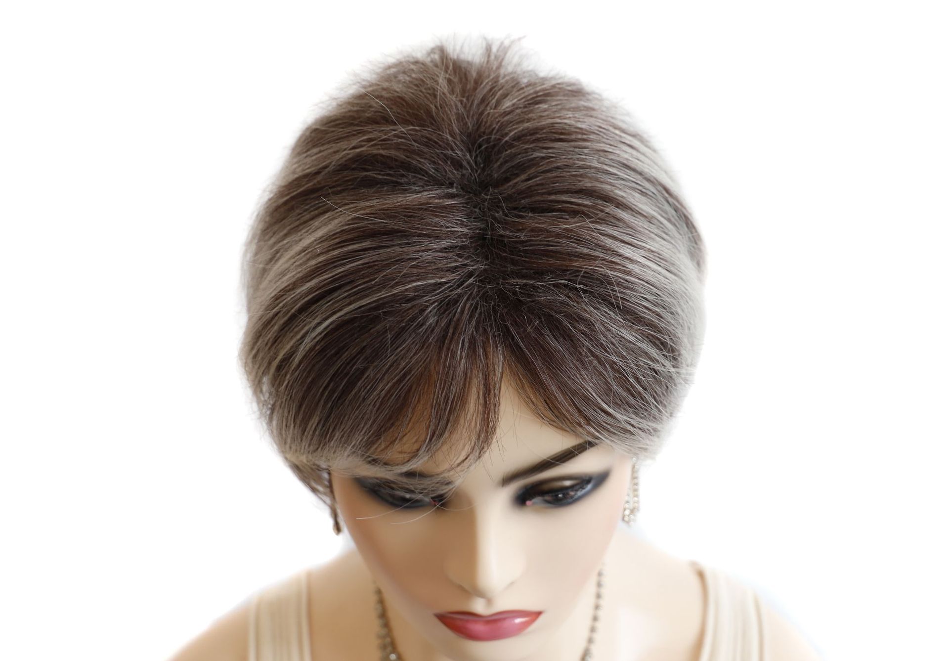 Source of wigs for export: Red brown short hair wig with oblique bangs Brown and white short wig headgear_voghion.com