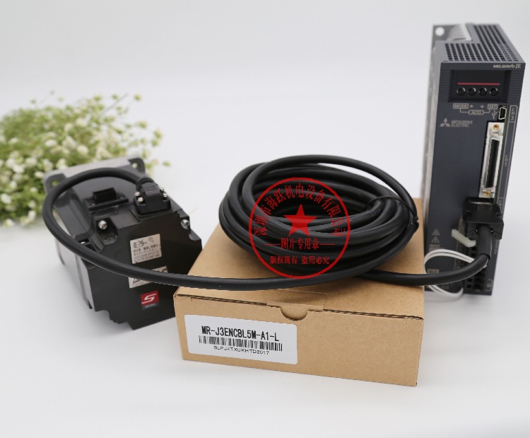 MR-J3ENCBL3M-A1-L MR-J3ENCBL5M-A1-L MR-J3ENCBL10M-A1-L 配盒