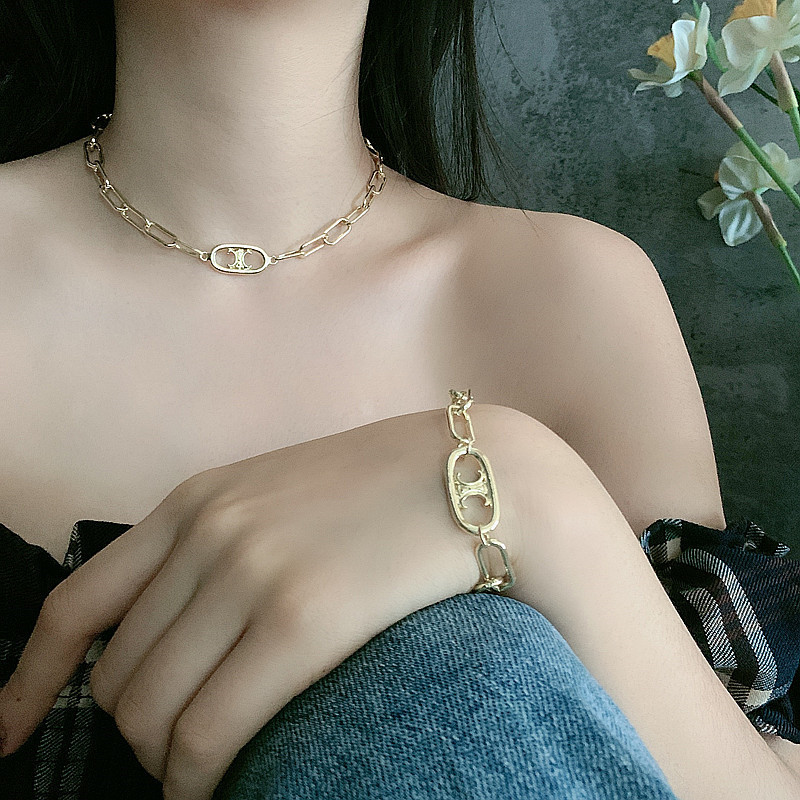 Fashion Simple Double-layer  Gold-plated Stacking Cold Style  Clavicle Chain Nihaojewelry Wholesale display picture 3