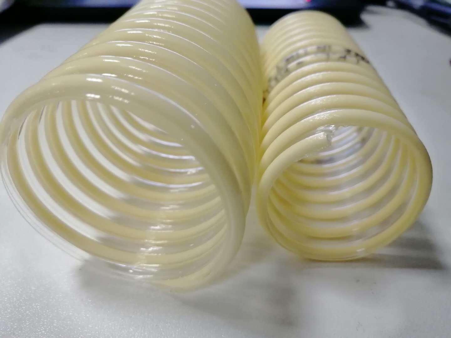 半透明耐磨物料输送软管 内壁光滑  耐油性  耐霉菌