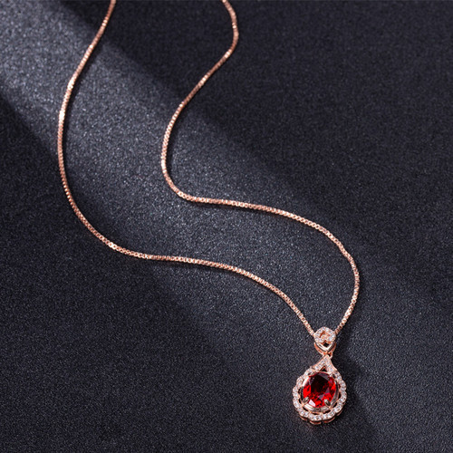 Korean style light luxury necklace for women, flower-shaped ruby ​​pendant, micro-set pendant, niche design clavicle chain necklace