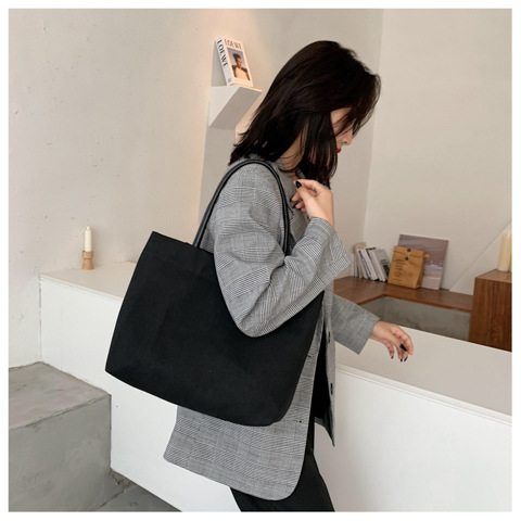 New Large-capacity Women's New Trendy Fashion All-match Shoulder Portable Tote Bag display picture 9