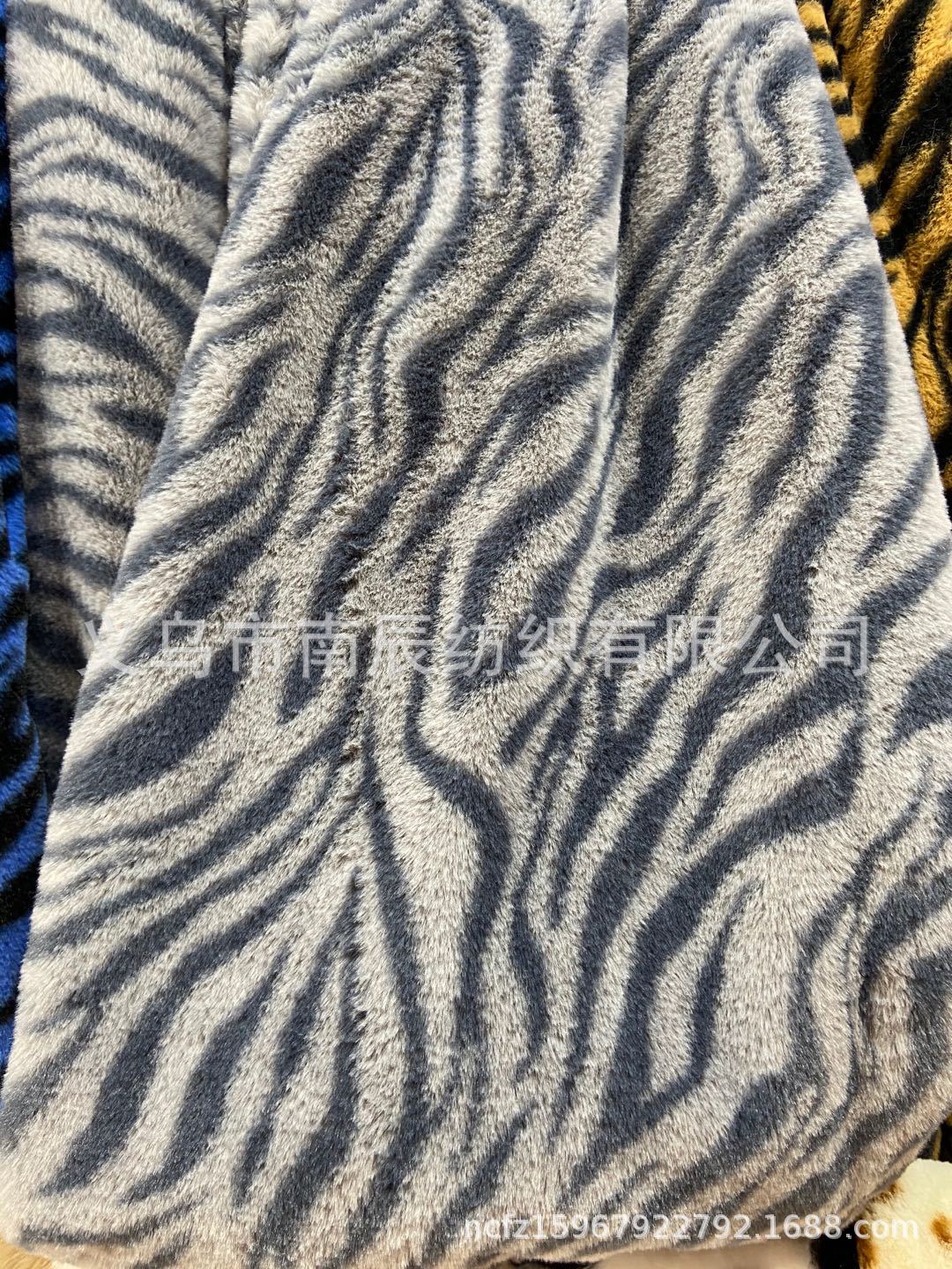 Estampado de leopardo patrón horizontal pequeña piel de conejo impresión Imitación Piel de conejo franela ropa abrigo tela de felpa alfombra de juguete en stock