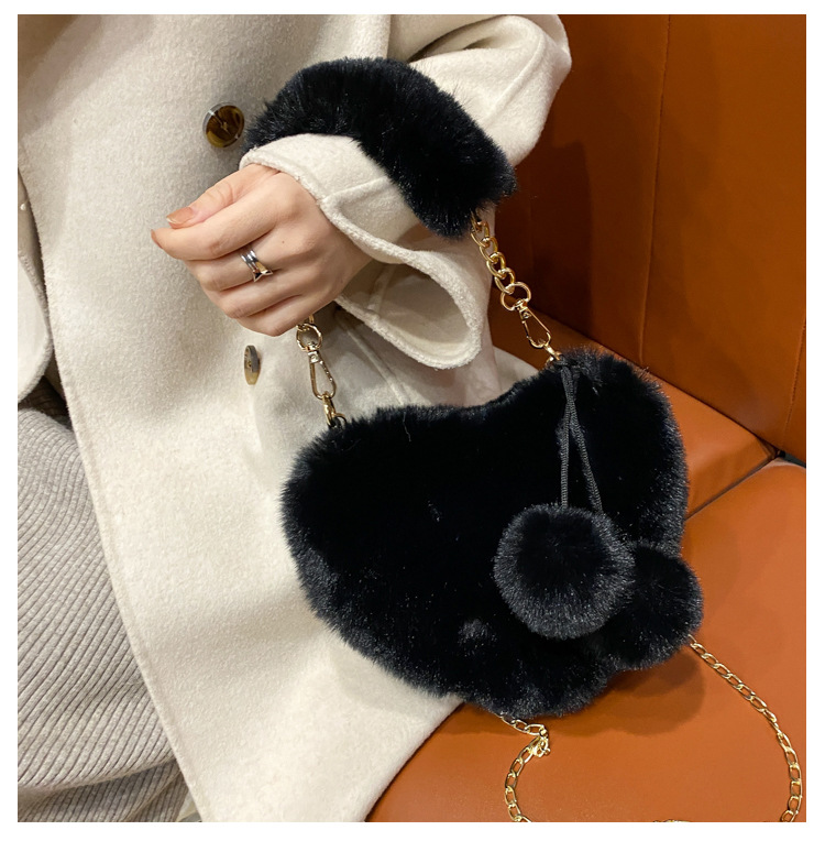 Cute Plush Heart-shaped Shoulder Bag display picture 11