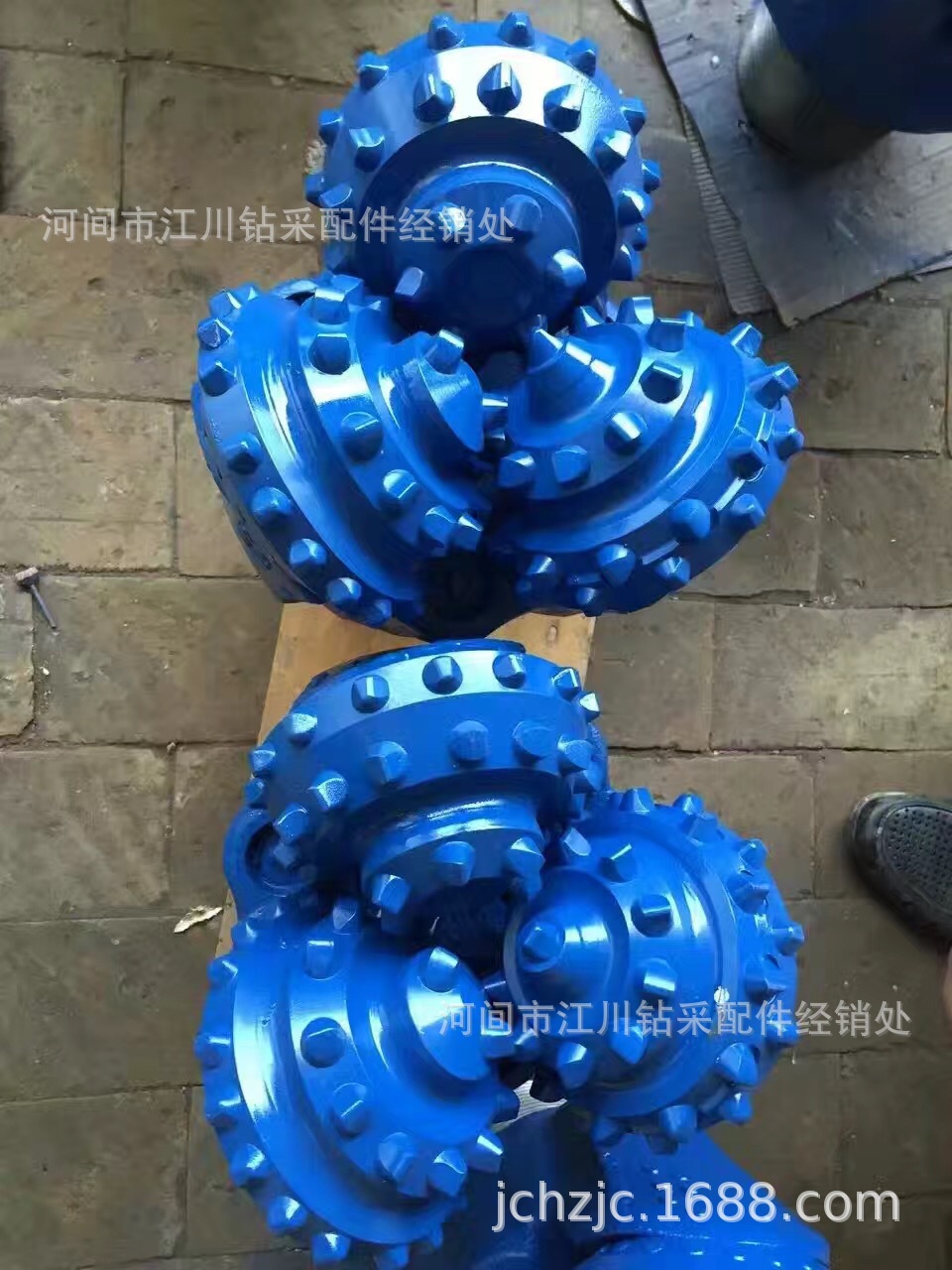 高速进尺215.9mm   81/2寸 IADC 517 537 617 637 三牙轮钻头